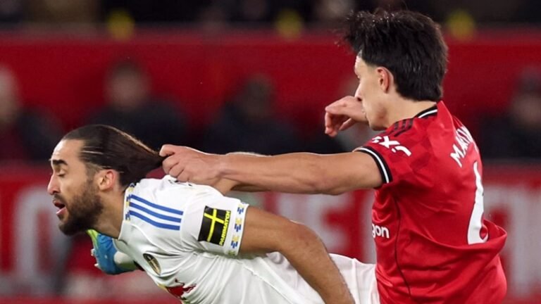 “Estamos decepcionados y no estuvimos de acuerdo” – Michael Carrick, técnico del Manchester United, sobre la tarjeta roja de Lisandro Martínez contra el Leeds (Vídeo)


