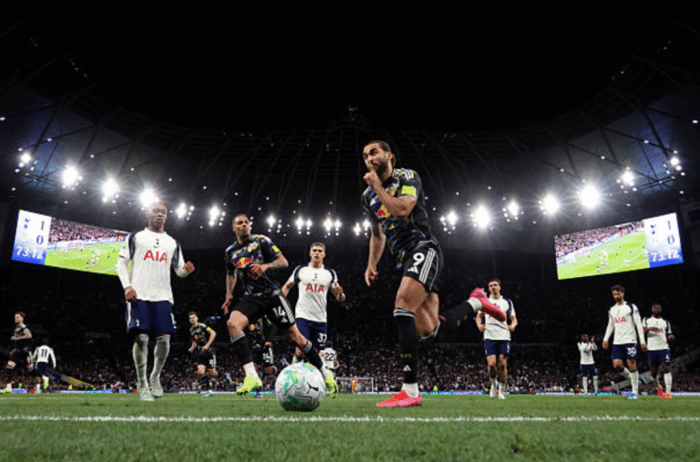Tottenham 1-1 Leeds United: Tel pasa de héroe a cero para los anfitriones amenazados por el descenso


