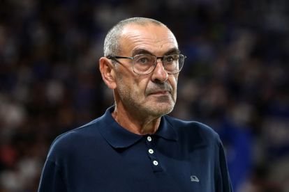 BÉRGAMO, ITALIA - 23 DE AGOSTO: Maurizio Sarri, entrenador en jefe de Atalanta, mira antes del partido de Serie A entre Atalanta BC y US Sassuolo en el Stadio Atleti Azzurri d'Italia el 23 de agosto de 2026 en Bérgamo, Italia. (Foto de Marco Luzzani/Getty Images)