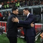 Rúben Amorim y Raffaele Palladino se saludan junto a los banquillos de San Siro