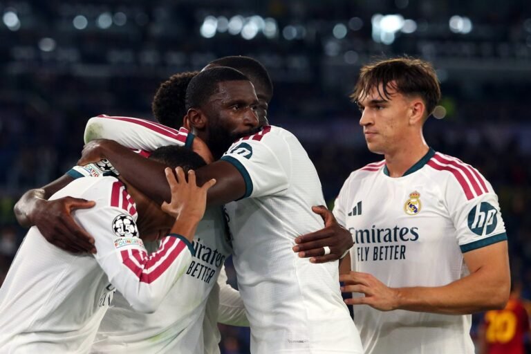 Antonio Rüdiger celebra su gol ante la Roma