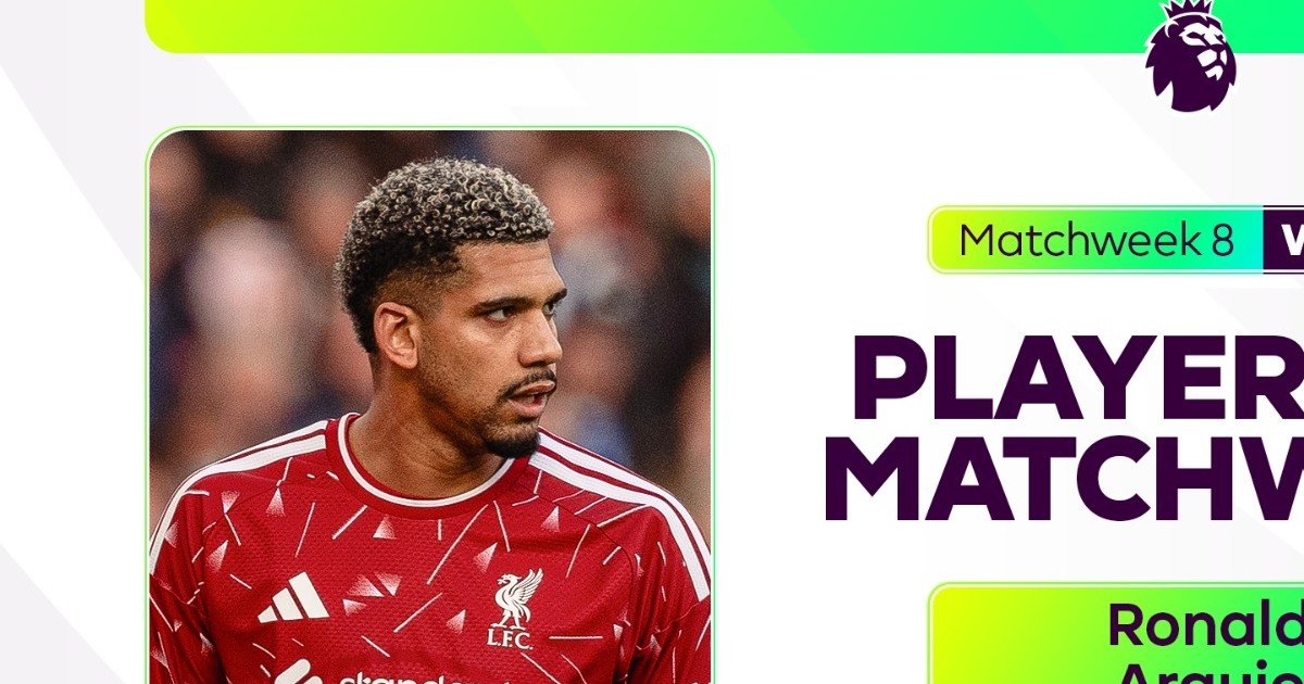 Ronald Araújo con la camiseta del Liverpool en un gráfico del premio de la Premier League