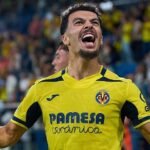 Georges Mikautadze celebra un gol del Villarreal ante el Napoli