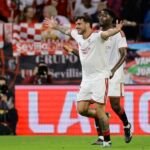 Isaac Romero celebra el primer gol del Sevilla ante Osasuna